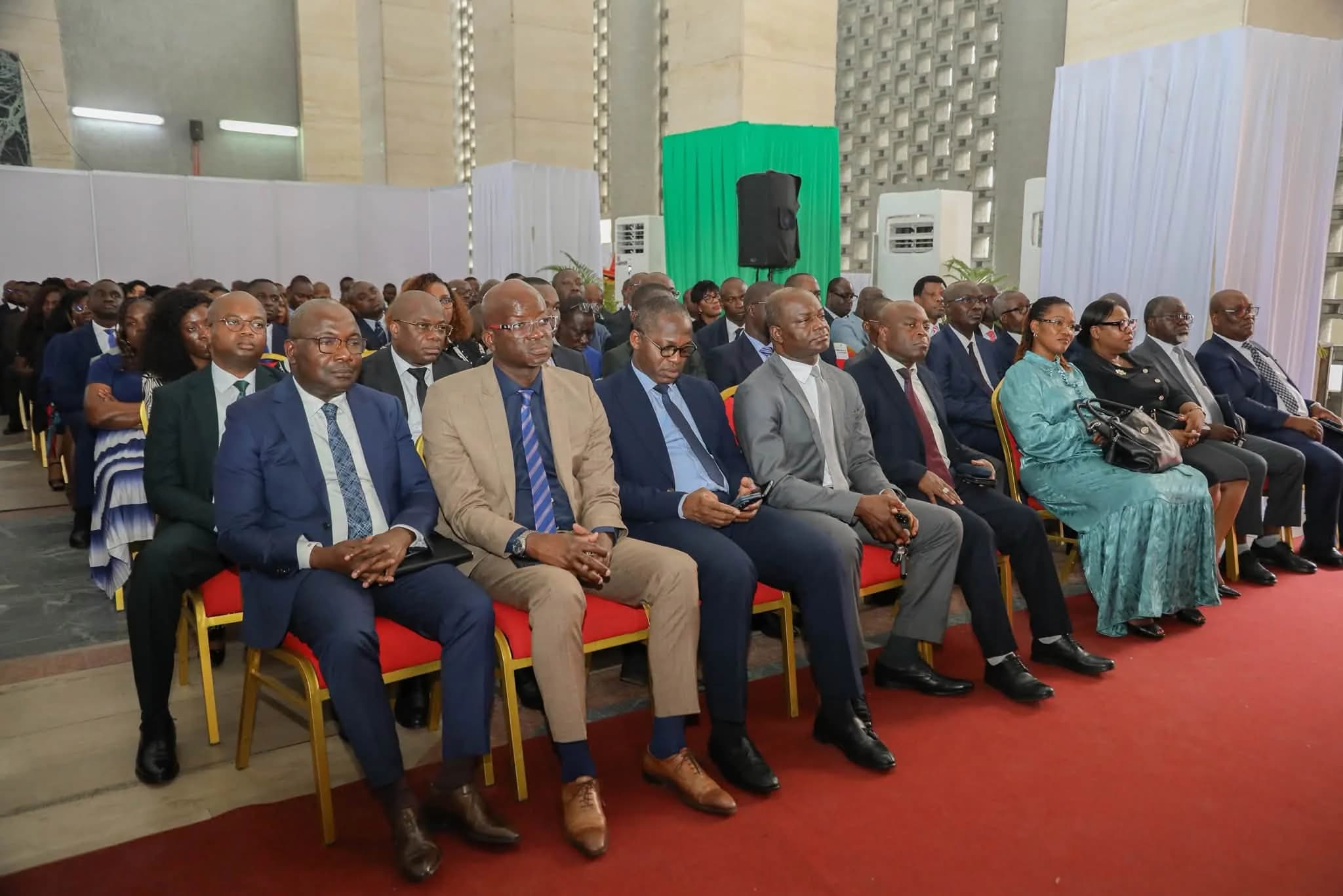 L'assistance réunie dans la salle des Pas-Perdus du Palais de justice d'Abidjan-Plateau